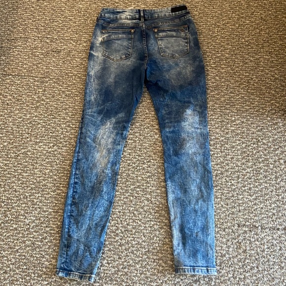 Distressed Jeans - Picture 3 of 4